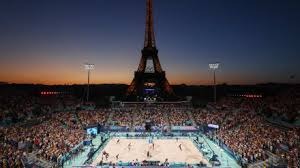 承担重任！麦克丹尼尔斯半场8中6轰14分2板