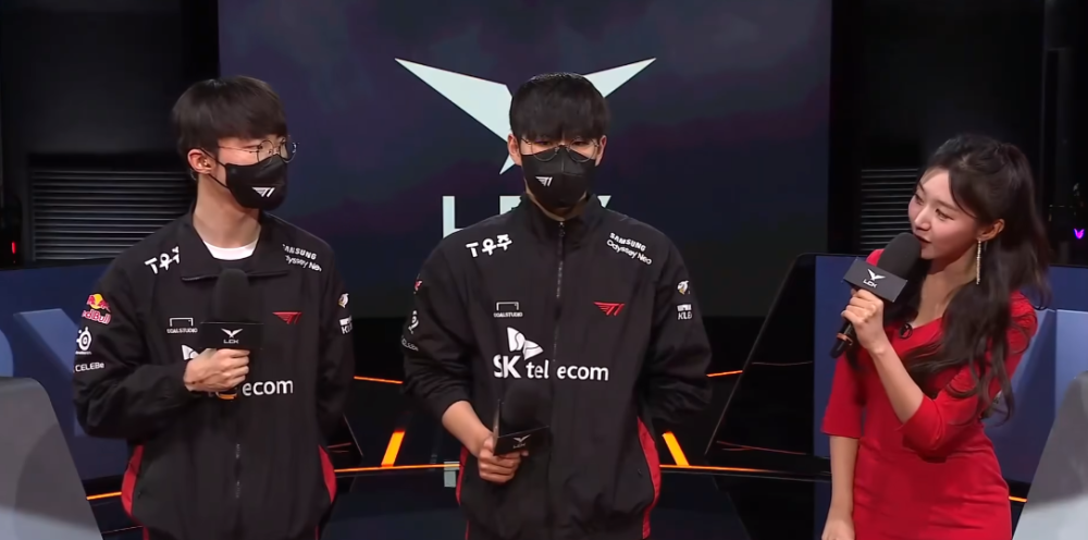 的前锋在球 的前锋在球