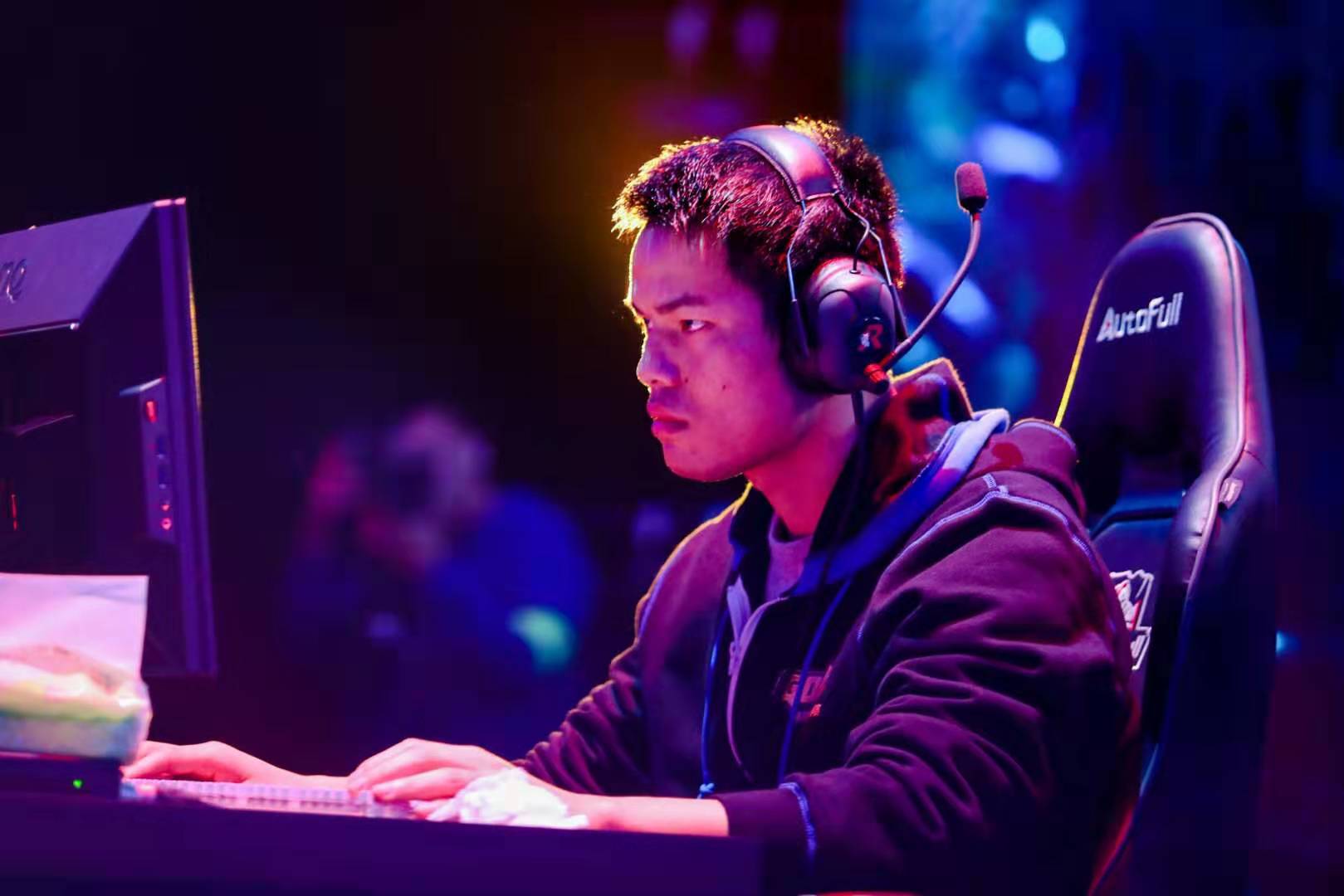 前场压迫中 前场压迫中