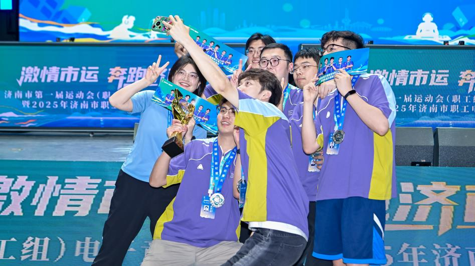 经验丰富的 经验丰富的