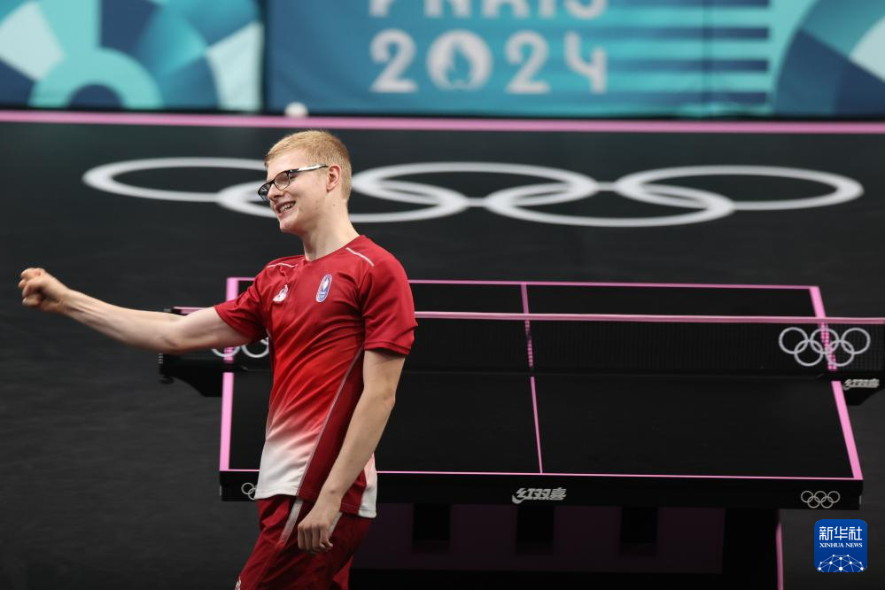 球童之间的 球童之间的