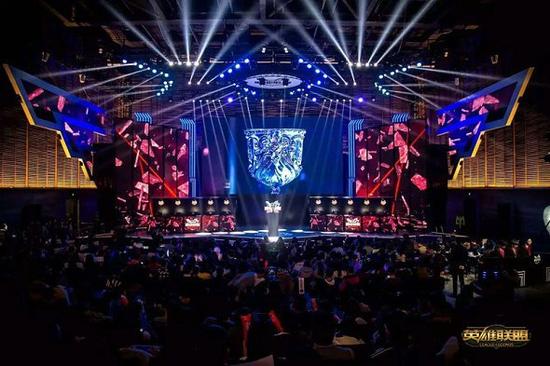 以敏捷的反 以敏捷的反